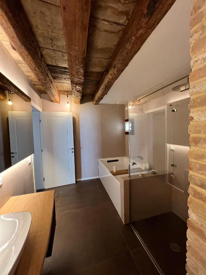 Venice Luxury Suite - Private Jacuzzi And Design